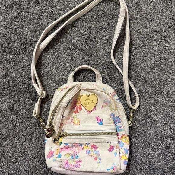 Betsey Johnson Handbags - Betsey johnson vintage purse